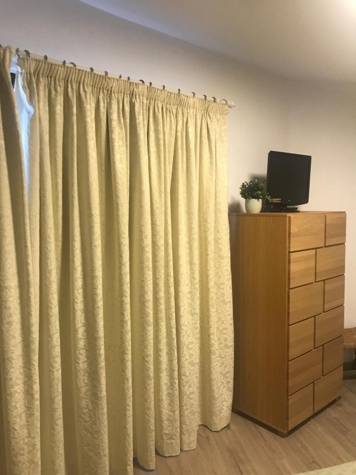 Habitacion Deluxe Con Bano Privado En Atalaya Apartagolf, Estepona Eksteriør bilde