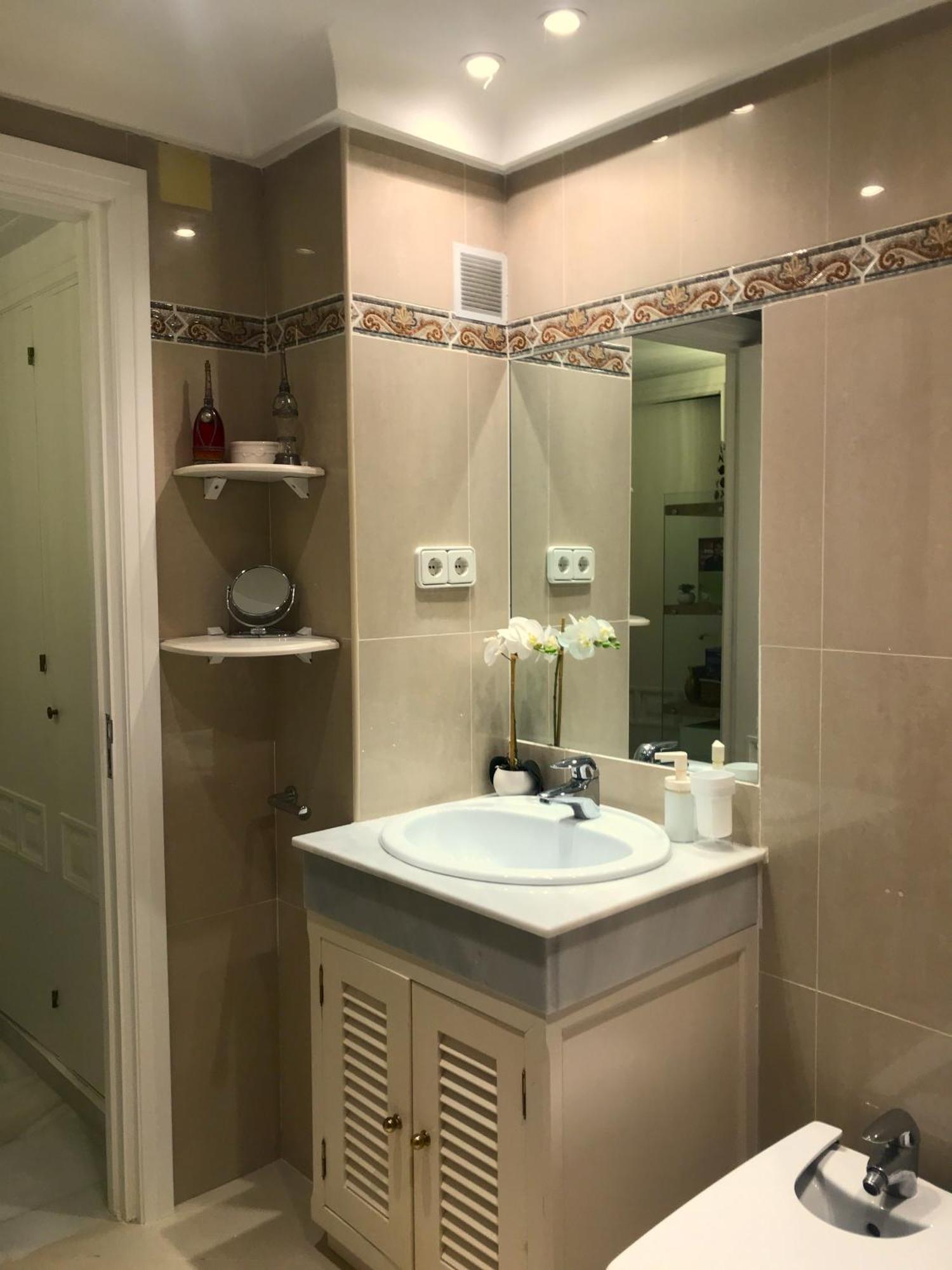 Habitacion Deluxe Con Bano Privado En Atalaya Apartagolf, Estepona Eksteriør bilde
