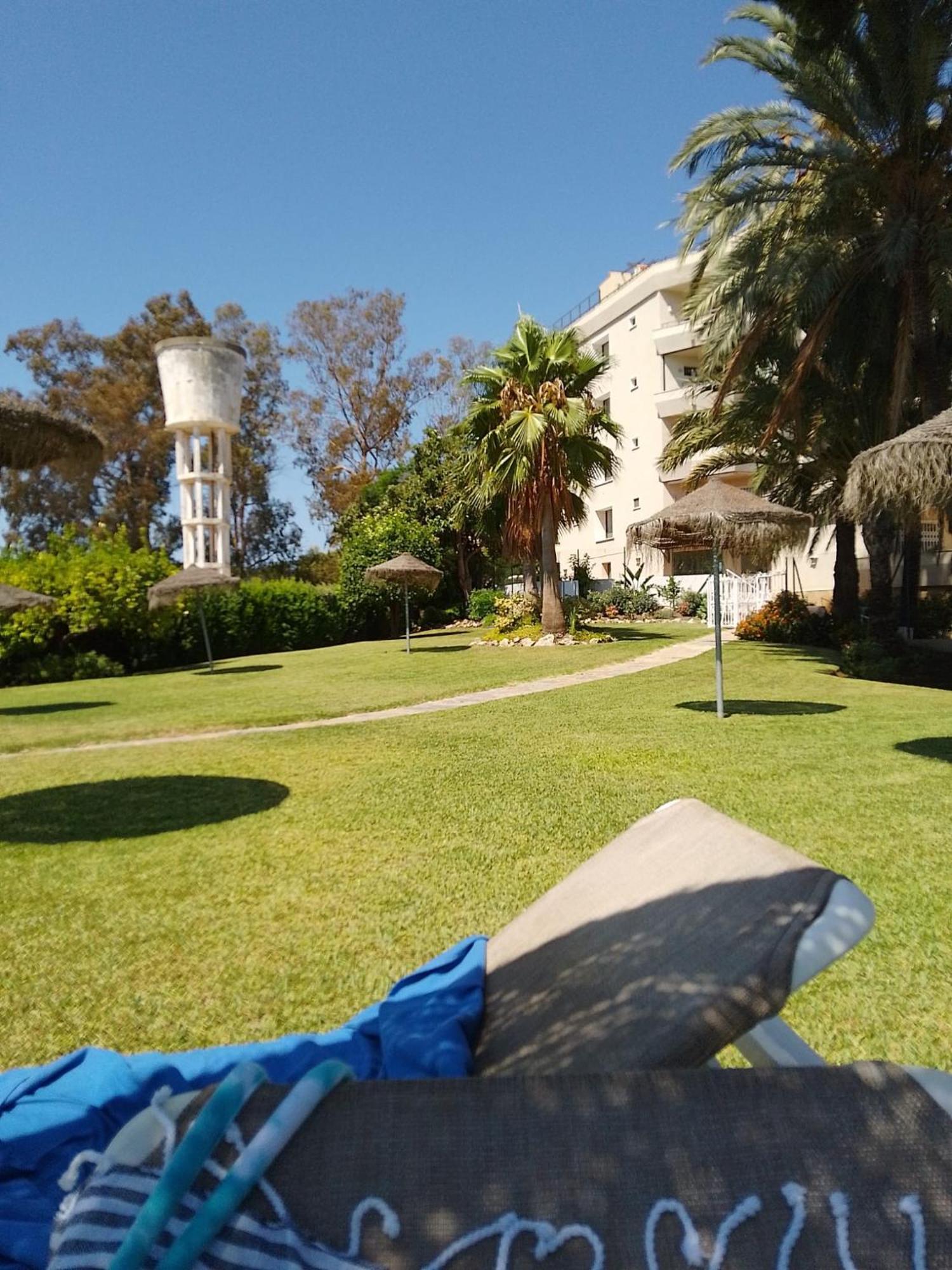 Habitacion Deluxe Con Bano Privado En Atalaya Apartagolf, Estepona Eksteriør bilde