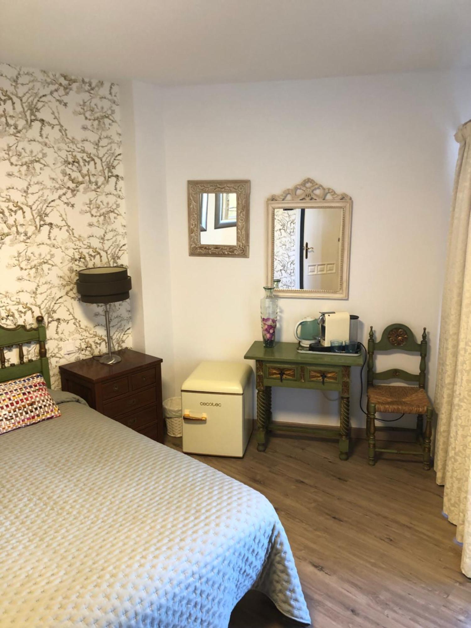 Habitacion Deluxe Con Bano Privado En Atalaya Apartagolf, Estepona Eksteriør bilde